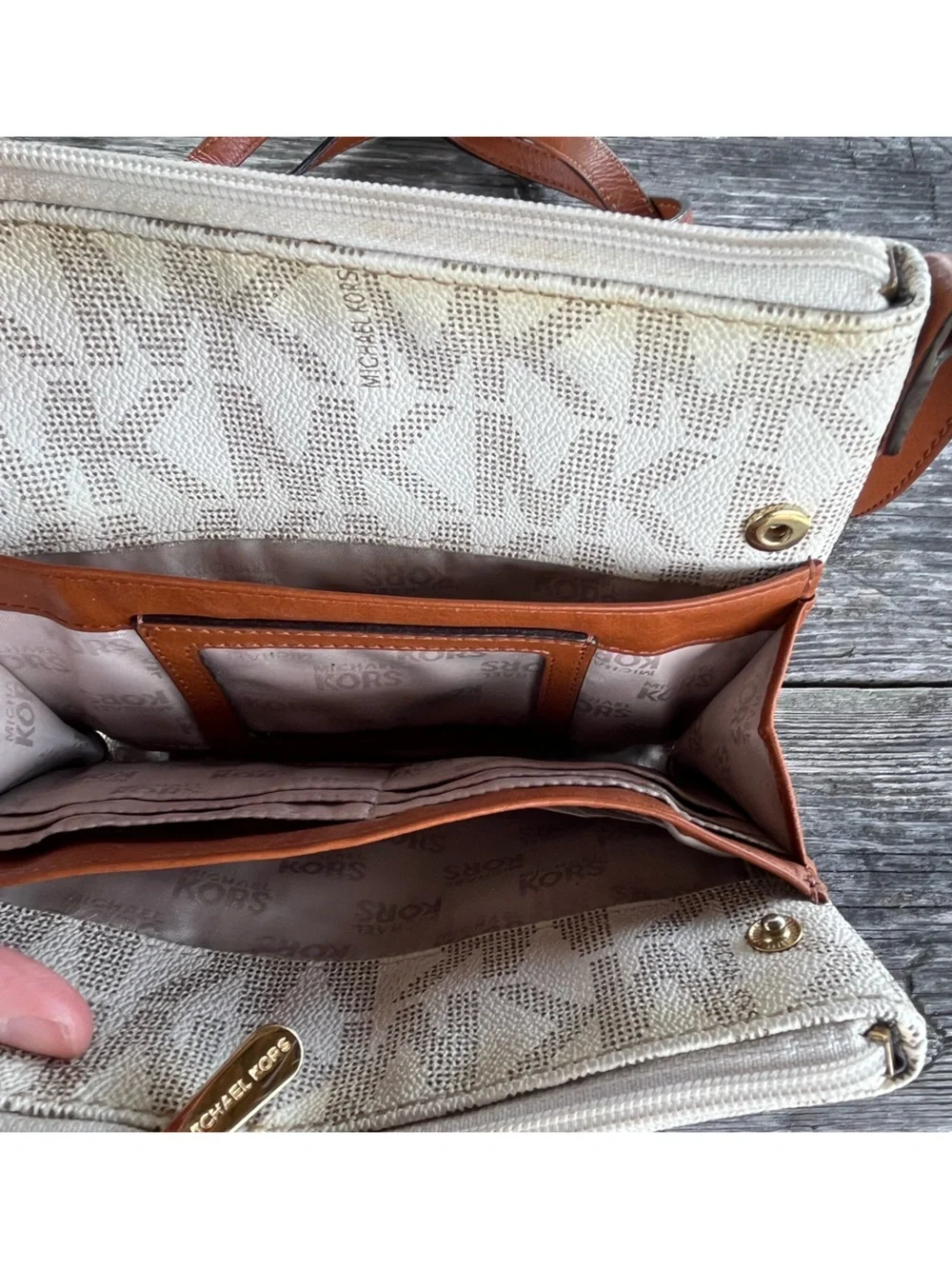 Michael Kors Cream & Brown Logo Crossbody Purse/ lots of compartments
